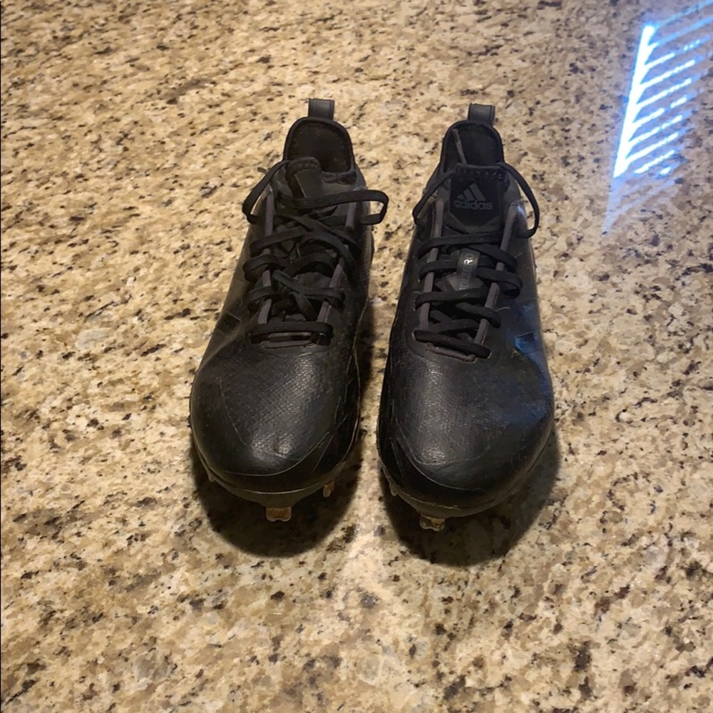 Men’s size 7 adidas baseball cleats